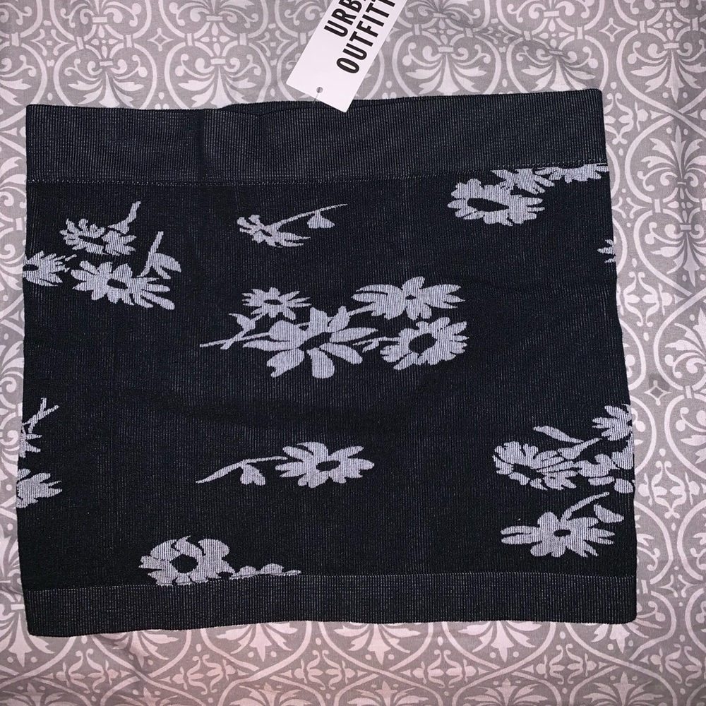 brand new black fitted sleeveless top